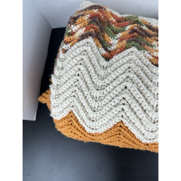 VTG Retro Crochet Blanket Handmade Zig Zag Chevron Colorful boho Fall Deco - Picture 3 of 6